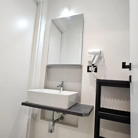 Masculu & Fimmina Apartment